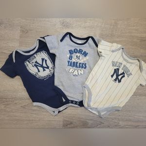 3pc New York Yankees Onsies - 12M